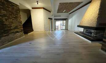 Imagem 4: Casa com Piscina e Amplo Quintal no Centro de Gravataí 3 Dormitórios e Suíte