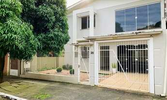 Imagem: Casa à venda com 3 quartos e 2 vagas de