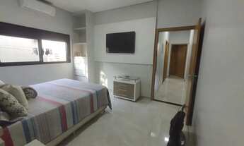 Imagem 5: Casa 3 Quartos, 2 suítes, Armários, Piscina, Churrasqueira, 4 Vagas Casa de Rua com 3 Quar