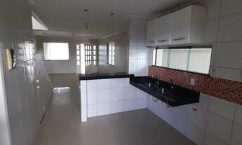 Imagem 2: Casa no Pq 10, 4 quartos sendo 2 suites e 2 semi suites