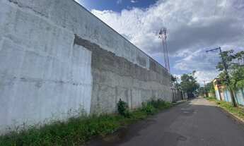 Imagem 3: Área comercial com 5 galpões