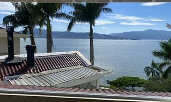 Imagem: Casa em Coqueiros com vista mar e 4 dormitórios