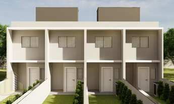 Imagem 4: Sobrado com amplo espaço de terreno e duas vagas!