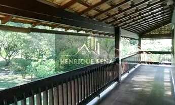 Imagem 2: Vendo duplex em SANA- MACAÉ , cachoeira com águas cristalinas no terreno