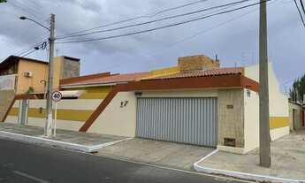 Imagem: Alugo CASA em rua publica para uso residencial