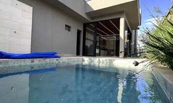 Imagem 3: Casa de condomínio para aluguel tem 233 metros quadrados com 4 quartos