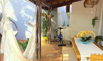 Imagem 2: Casa para venda em Goiânia - Parque das Laranjeiras-3 quartos/Área gourmet/ próx Shopping