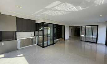 Imagem 6: Casa de condomínio para venda possui 267 metros quadrados com 4 quartos