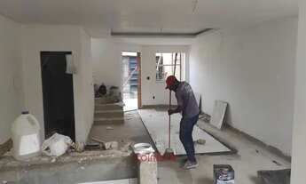 Imagem: Casa duplex no bairro Castanheiras