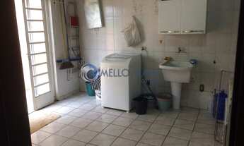 Imagem 3: Casa em bairro nobre da cidade, com vista para montanhas em São Lourenço-MG