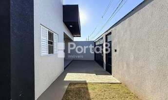 Imagem 3: Casa Ampla e Confortável à Venda em Setvalley 3 - com Pé-Direito Alto e Ambiente Versátil