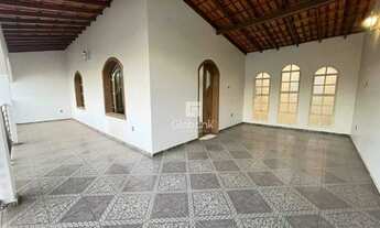 Imagem 2: Casa em Montes Claros, no bairro Jardim São Luiz, à venda