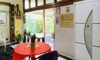 Imagem 6: Casa com três quartos sendo um suíte - 234m²