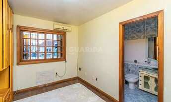 Imagem 7: Casa Residencial com pátio, 3 dormitórios, mobiliada, 2 vagas de garagem cobertas, no Bair