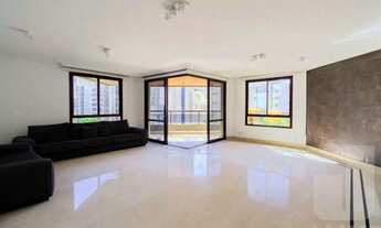 Imagem 2: Apartamento de 240 m² com luz natural, planta generosa e privacidade total na melhor regiã