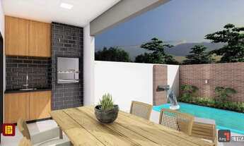 Imagem 3: Casa à venda no Campeche, próximo a avenida principal da praia do Campeche em Florianópoli