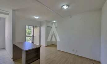 Imagem 2: Apartamento no Bucarein com 2 quartos, cozinha com armários, sacada com churrasqueira e 1