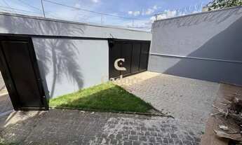 Imagem 4: Casa à venda no Cidade Jardim com 4/4 sendo um suíte com closet e banheira