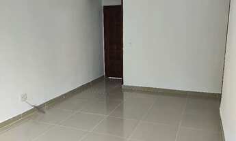 Imagem 4: Alugo apartamento reformado 2 quartos mais uma dependência