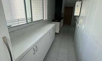 Imagem 5: Apartamento com 2 quartos, reformado, andar alto, próximo aos colégios