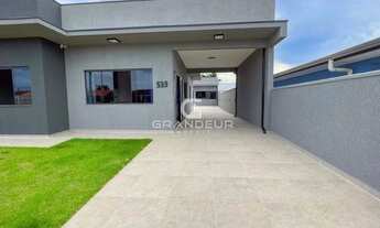 Imagem 2: Residência Semi-Nova com Piscina, Edícula e 2 Suítes a 350 Metros do Mar