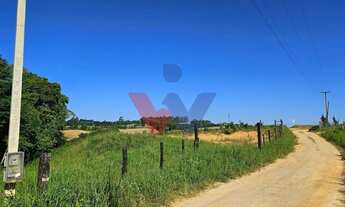 Imagem 3: Refúgio de 4.397 m em Contenda Terreno com Vista e Natureza