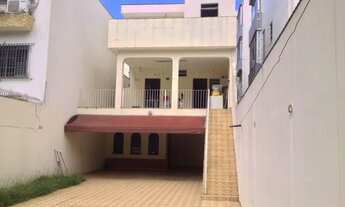 Imagem 6: Sobrado para venda possui 251 metros quadrados com 4 quartos