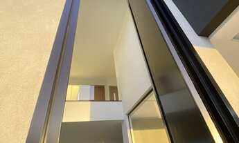 Imagem 3: Casa de condomínio para aluguel possui 331 metros quadrados com 3 quartos