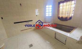 Imagem 3: Aluga-se Ampla Casa com 5 quartos, 4 suítes, Hidro no centro de São Vicente