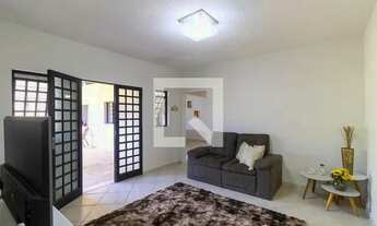 Imagem 3: Casa para Aluguel - Fazenda Santa Cândida, 4 Quartos, 280 m2