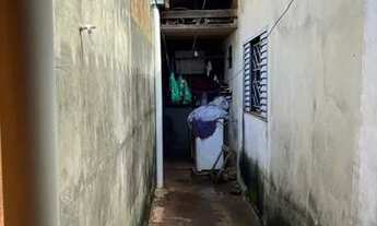 Imagem 5: Casa de esquina com salão comercial, ótima localização pra morar e pra comércio