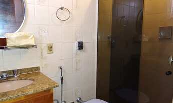 Imagem 6: Casa para venda tem 215 metros quadrados com 5 quartos