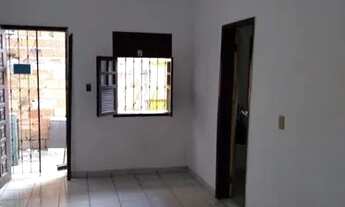 Imagem: Casa no centro de Lauro de Freitas