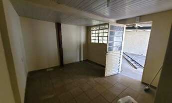 Imagem 3: Alugo casa fundo Jardim Aniele ótima localização