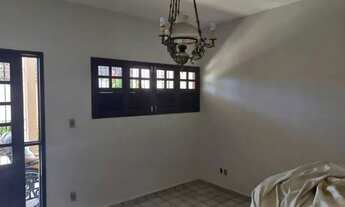 Imagem 2: Casa para venda com 180 metros quadrados com 3 quartos