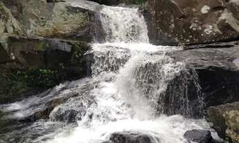 Imagem: Sítio para aluguel de temporada com cachoeira