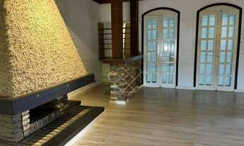 Imagem 3: Casa com Piscina e Amplo Quintal no Centro de Gravataí 3 Dormitórios e Suíte