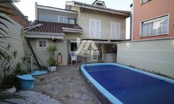 Imagem: Sobrado no Centro de Ponta Grossa