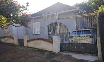 Imagem: Casa na Rua D. Augusta. M Deus