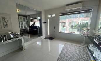 Imagem 2: Casa Térrea a Venda de 3 dormitórios ( 1 Suíte) Parque São Jorge - Itacorubi - Florianópol