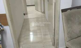 Imagem 2: Apartamento de 2 Dormitórios com Sacada - Jardim Botânico - Porto Alegre