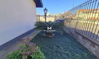 Imagem 2: Ótima casa de esquina com 4 quartos