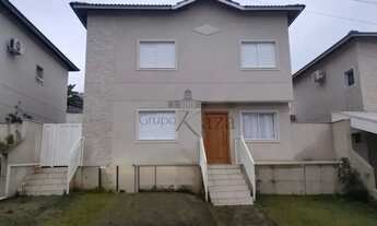 Imagem 2: Sobrado para venda possui 247 metros quadrados com 3 quartos em Urbanova - São José dos Ca