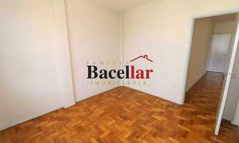 Imagem 7: Ótima acessibilidade, próximo de todo comércio, metrô, reformado !