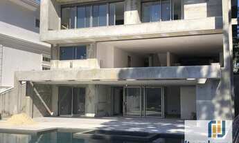 Imagem 7: Casa em construção à venda no Residencial Alphaville 10