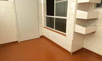 Imagem 3: APTO AMPLO COM 2 QUARTOS, VAGA DE GARAGEM