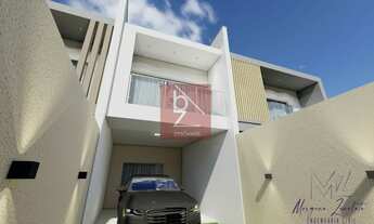 Imagem 2: Sobrado com Piscina à venda próximo a Praia Brava de Caiobá