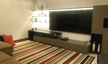 Imagem 4: Casa à venda com 687 m² sendo 5 dormitórios, 4 suítes e 5 vagas de garagem no bairro do