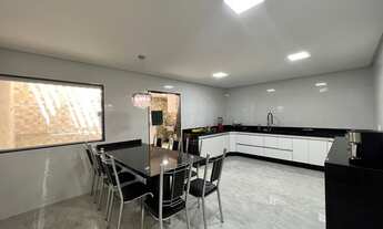 Imagem: Casa para Venda Mobiliada possui 230m2 com