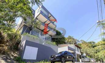 Imagem: Casa triplex com 436m² em terreno de 1.500